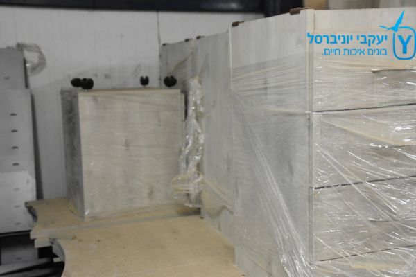 עוברים למשרד חדש? כדאי שתאחסנו את הציוד שלכם לפני